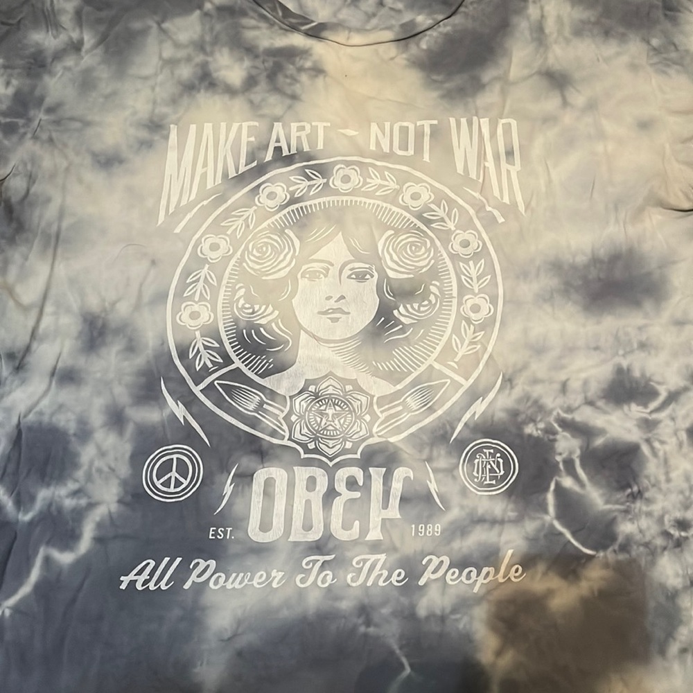 Obey t-shirt